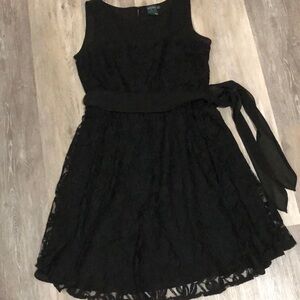 Gabby & Skye Black Sleeveless Lace Dress